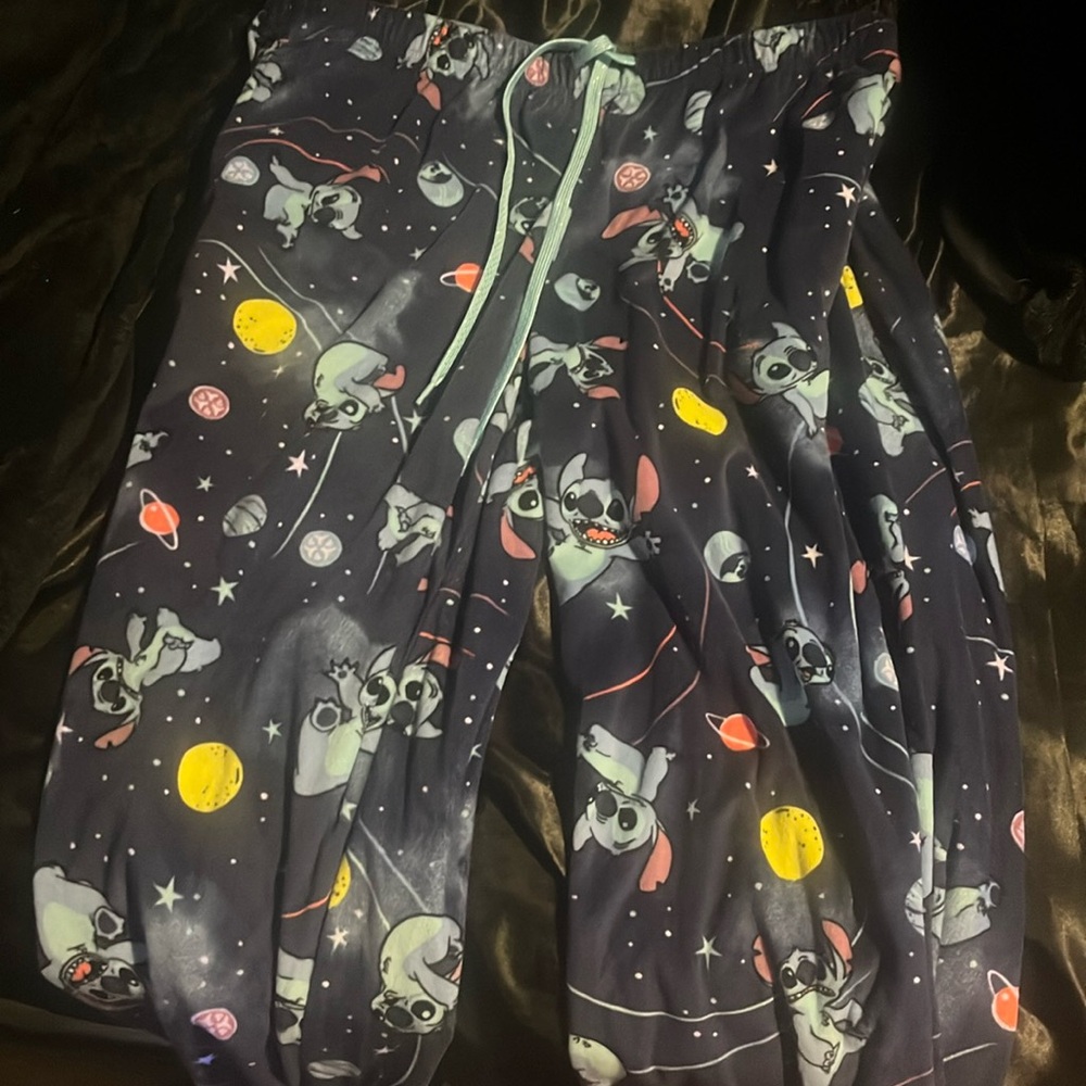 Pj pant there very stuff and in very good condition they are 100% ployester
